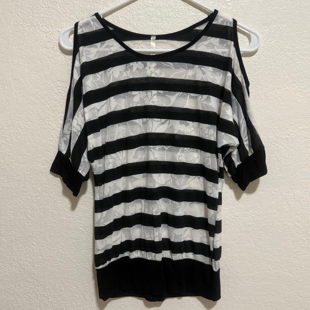 Just Me Women Black White Striped Cold Shoulder Floral Burnout Top Medium T0053 - Picture 3 of 10